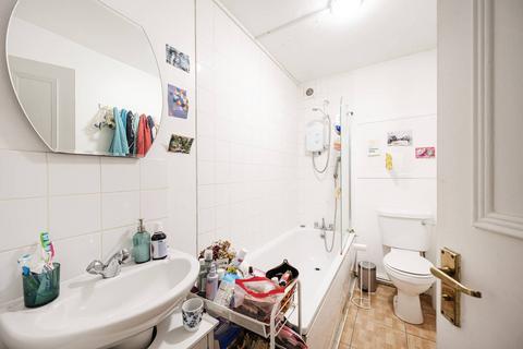 1 bedroom flat for sale, Mile End Road, Stepney, London, E1
