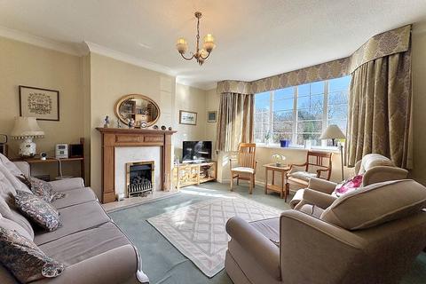 3 bedroom semi-detached house for sale, Claycroft Terrace, WOODSETTON, DY1 4LA