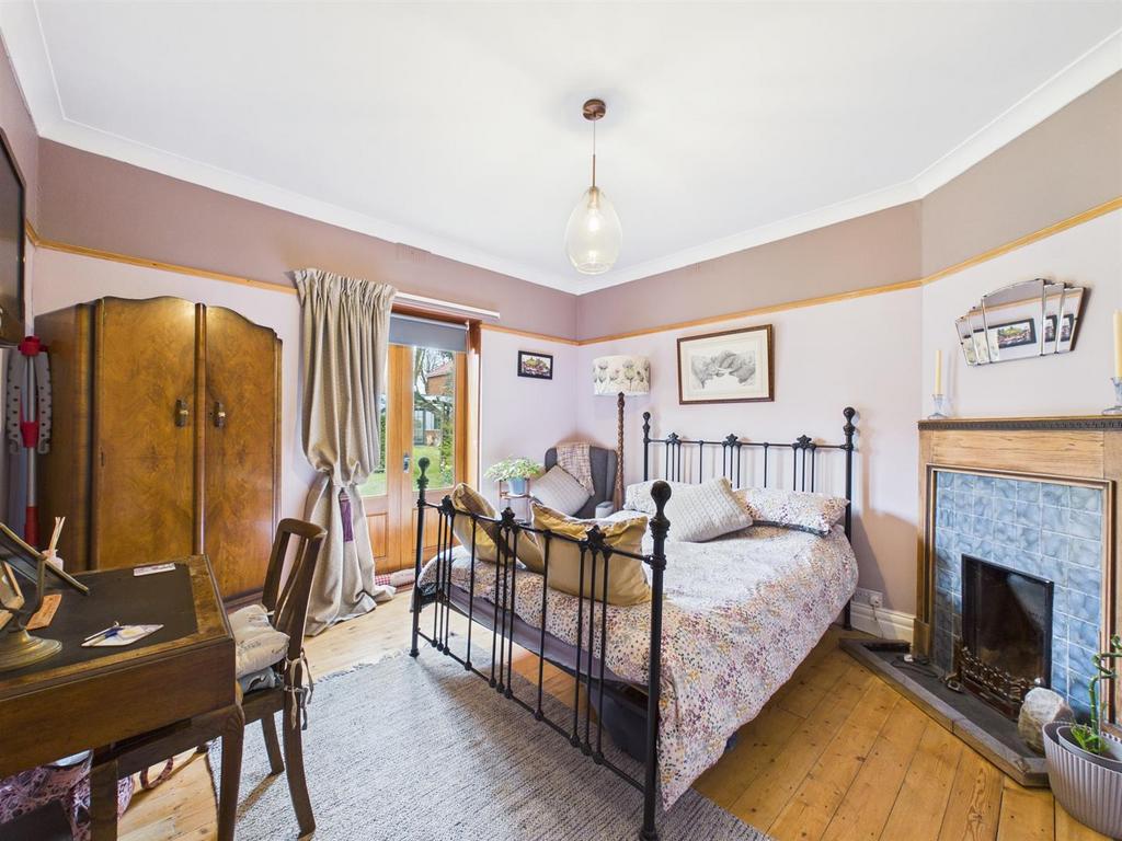 Bedroom: