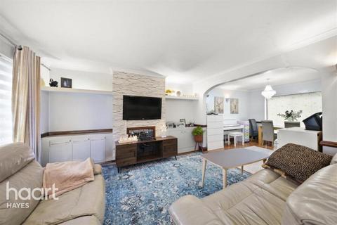 4 bedroom semi-detached house for sale, Frogmore Avenue, Hayes