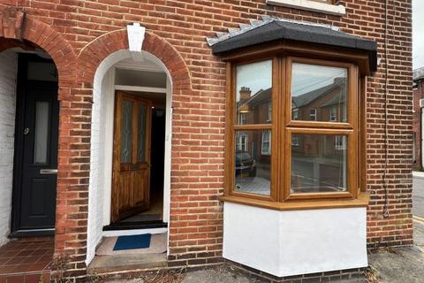 3 bedroom house to rent, York Road, Canterbury CT1