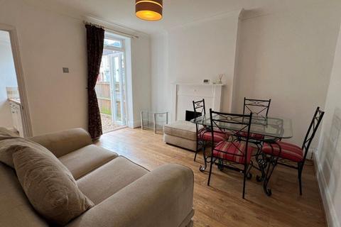3 bedroom house to rent, York Road, Canterbury CT1