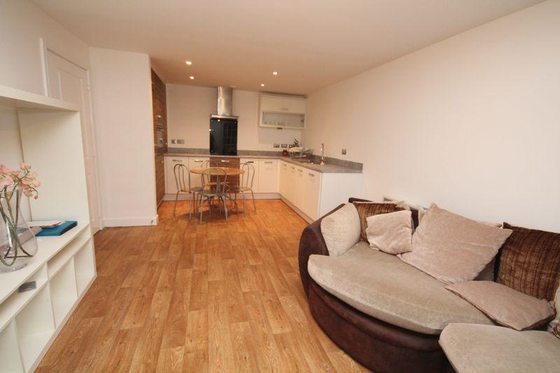 Lounge/Kitchen