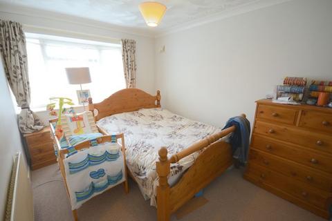 2 bedroom ground floor flat to rent, Richmond Park Road, Bournemouth BH8