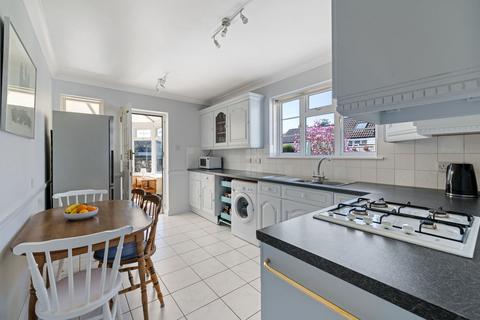 undefined, Oak Avenue, Chichester, PO19 3AH
