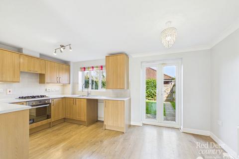 3 bedroom semi-detached house for sale, College Close, Alcombe