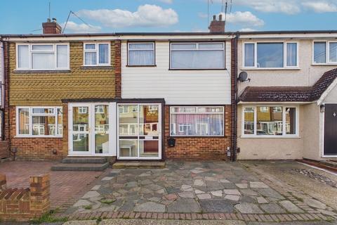 3 bedroom terraced house for sale, Rose Valley Crescent, Stanford-Le-Hope, SS17