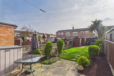3 bedroom terraced house for sale, Rose Valley Crescent, Stanford-Le-Hope, SS17
