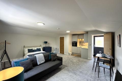 1 bedroom coach house to rent, Fully Furnished Luxury Studio Coach House. Oakfield Gardens, Newport