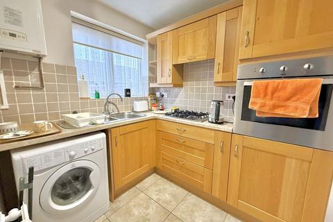 undefined, Goldcrest Close, Luton