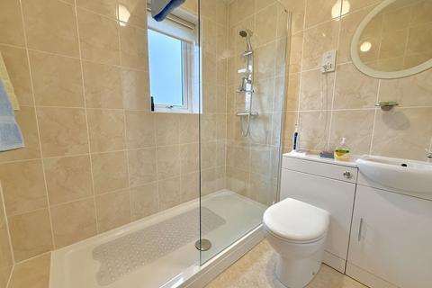 undefined, Goldcrest Close, Luton