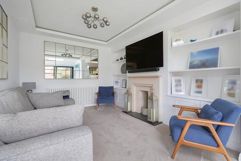 undefined, Avenue Gardens, Horley, Surrey, RH6