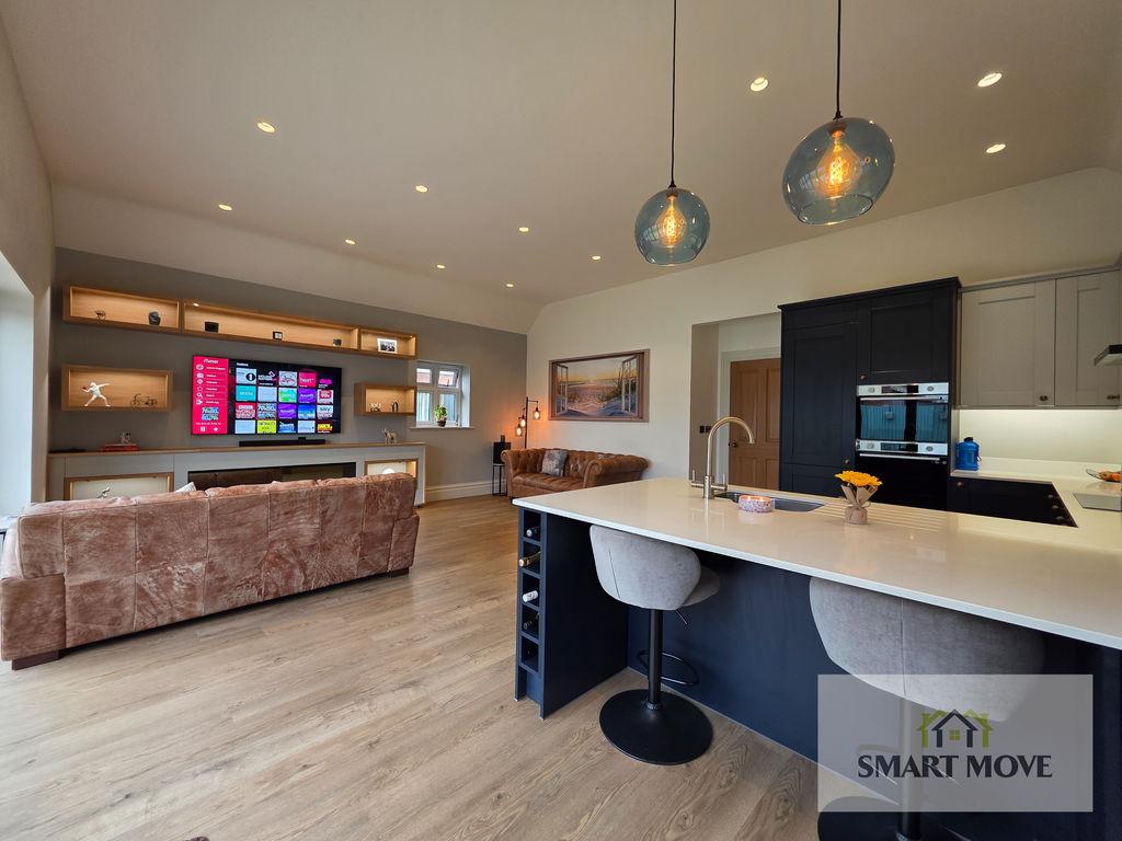 Open Plan Kitchen &amp;