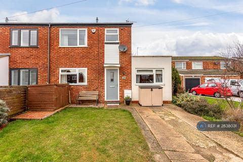 4 bedroom semi-detached house to rent, Vandyke Close, Milton Keynes, MK17