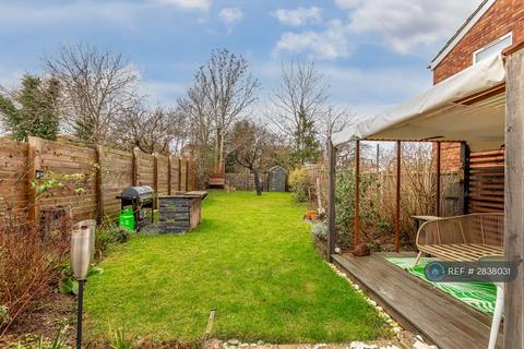 4 bedroom semi-detached house to rent, Vandyke Close, Milton Keynes, MK17