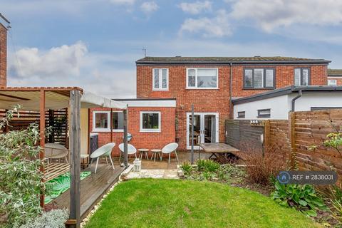 4 bedroom semi-detached house to rent, Vandyke Close, Milton Keynes, MK17