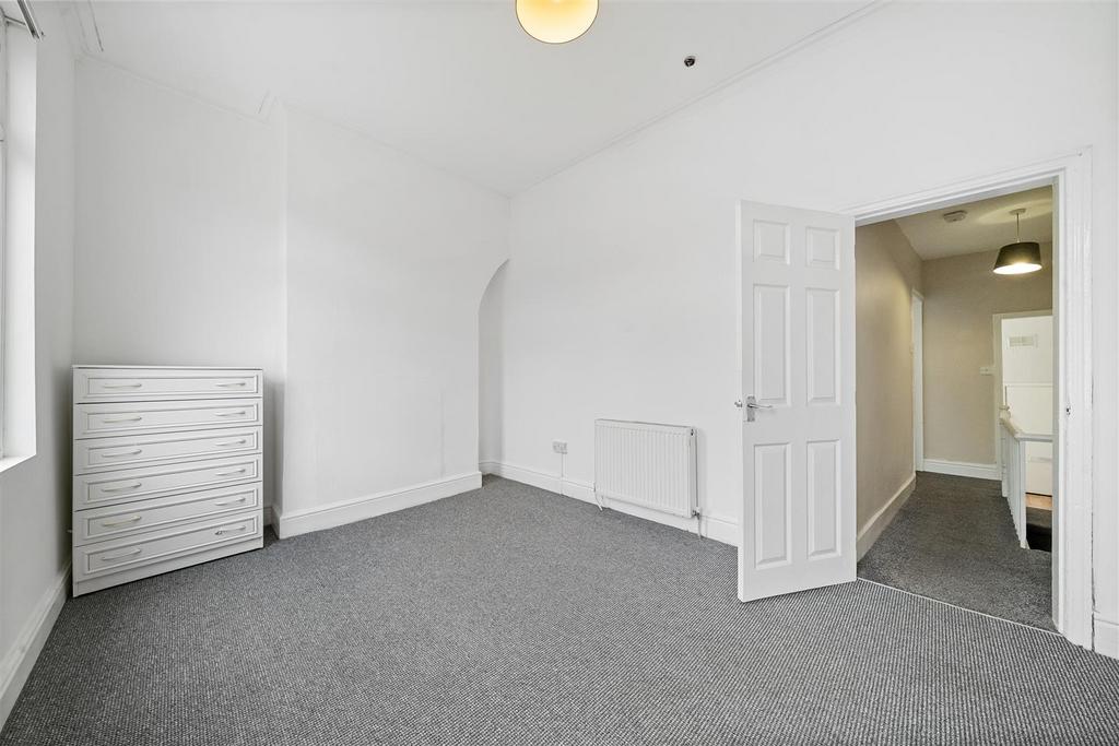 Bedroom 1c.jpg