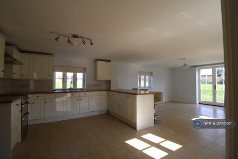 4 bedroom detached house to rent, Tonbridge Road, Maidstone, ME18