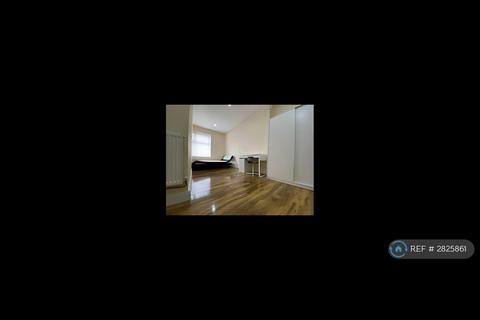 1 bedroom in a house share to rent, Cardiff, Cardiff, CF24