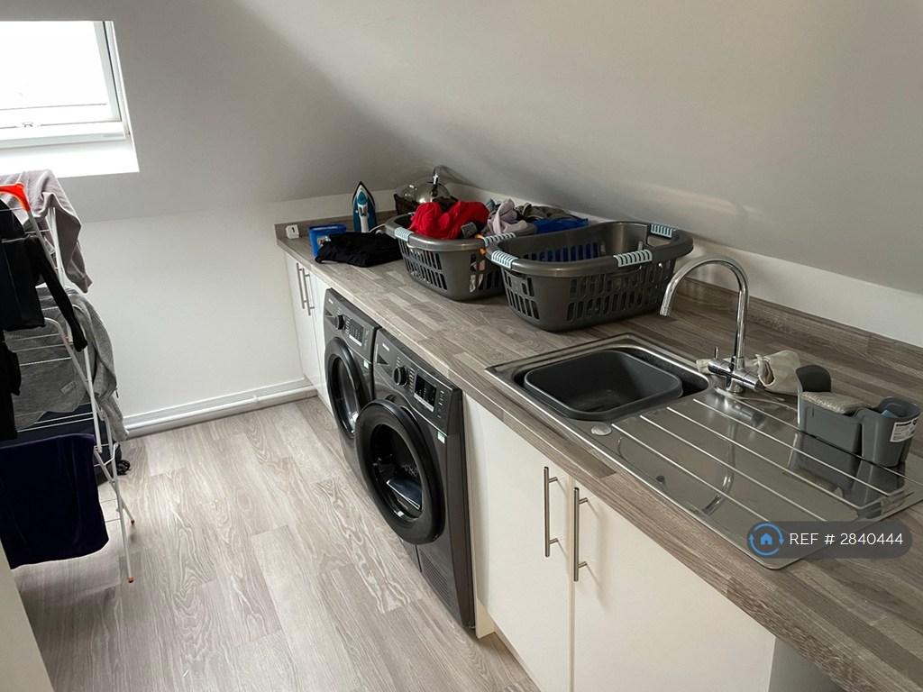 Laundry Room With Washing Machine & Tumble Dryer