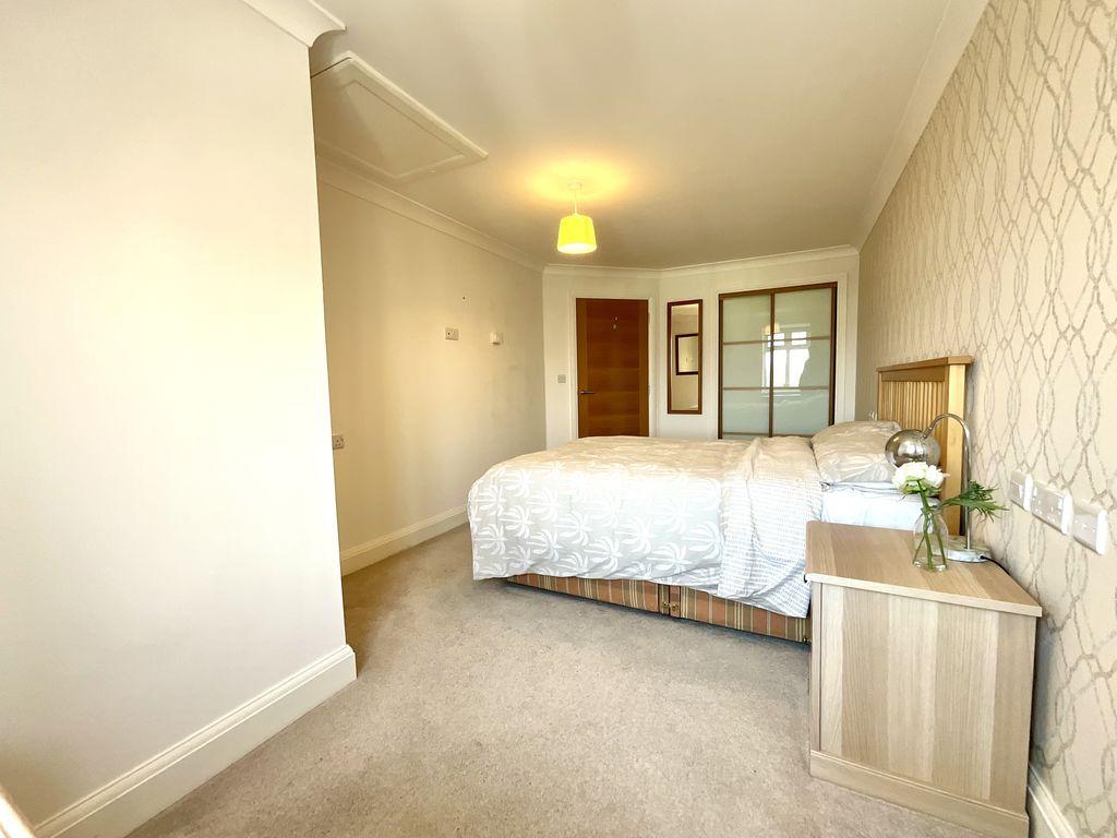 House in Christchurch, Southbourne, Bournemouth - More