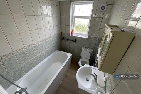 3 bedroom terraced house to rent, Hickling Road, Ilford, IG1