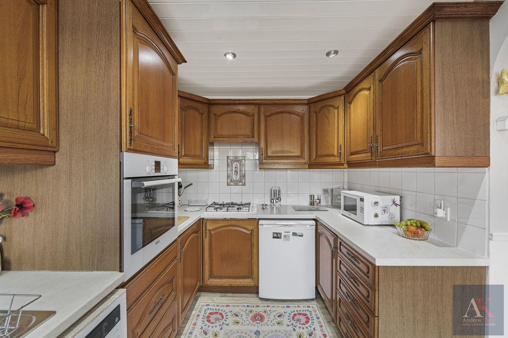 Photo 31