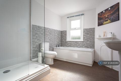4 bedroom semi-detached house to rent, Market St, Cheltenham, GL50