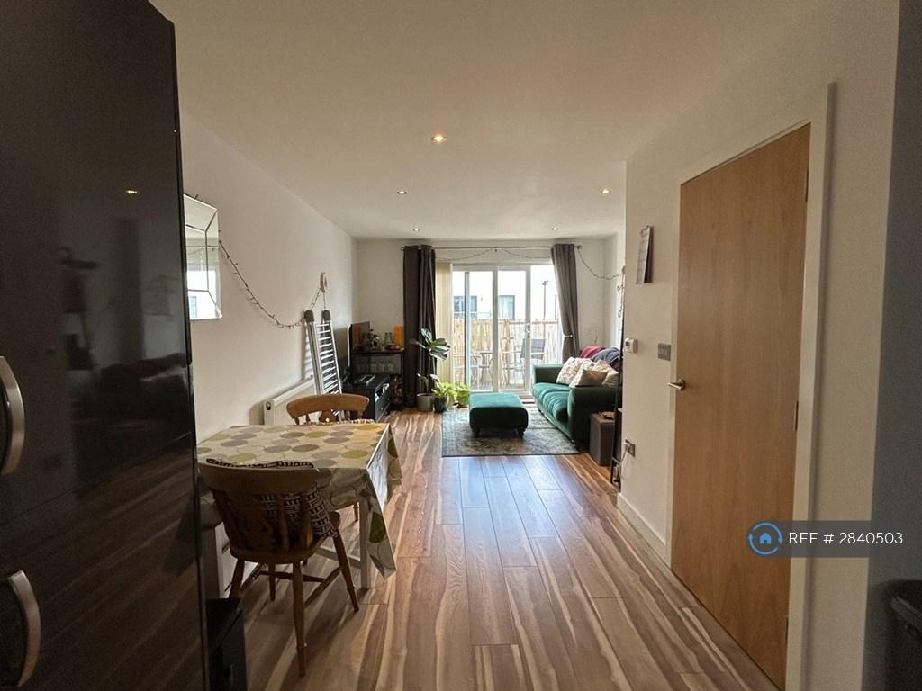 Lounge/Kitchen