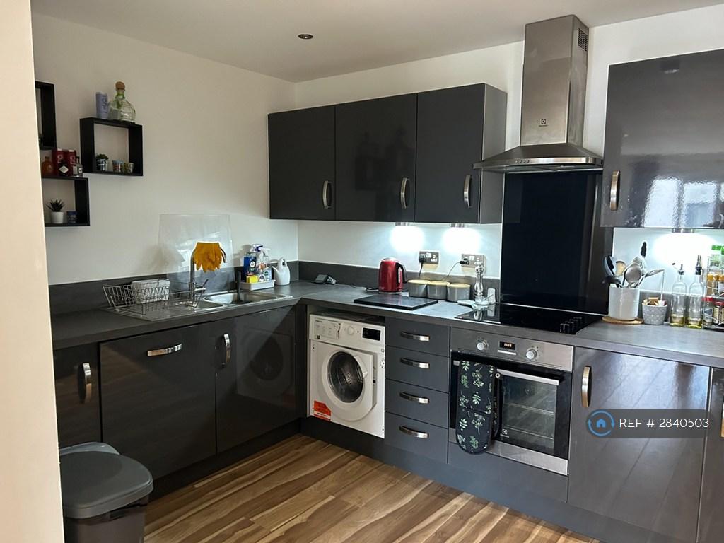 Kitchen Photo 1