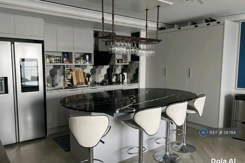 2 bedroom flat to rent, Town Meadow, Brentford, TW8