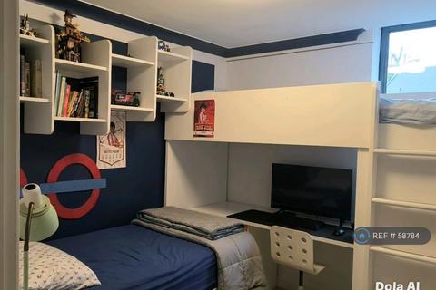 2 bedroom flat to rent, Town Meadow, Brentford, TW8