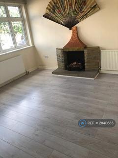 4 bedroom semi-detached house to rent, Oakington Avenue, Hayes, UB3