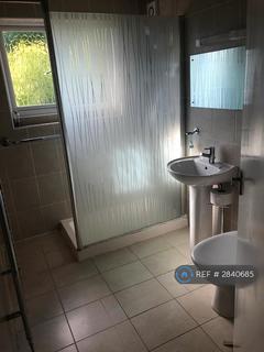 4 bedroom semi-detached house to rent, Oakington Avenue, Hayes, UB3