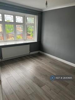 4 bedroom semi-detached house to rent, Oakington Avenue, Hayes, UB3