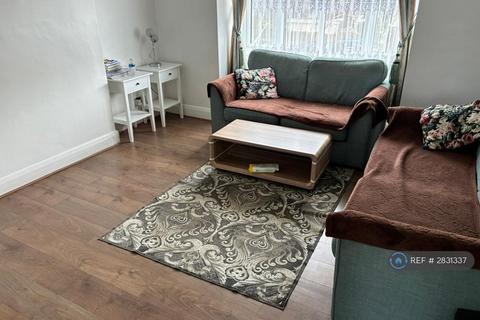 2 bedroom flat to rent, Seymour Court, London, NW2
