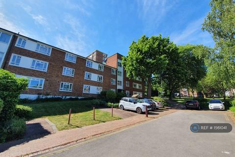 4 bedroom flat to rent, Lindale, London, SW19