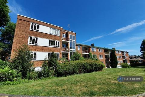 4 bedroom flat to rent, Lindale, London, SW19