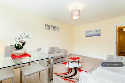 2 bedroom flat to rent, High Road, London, N15