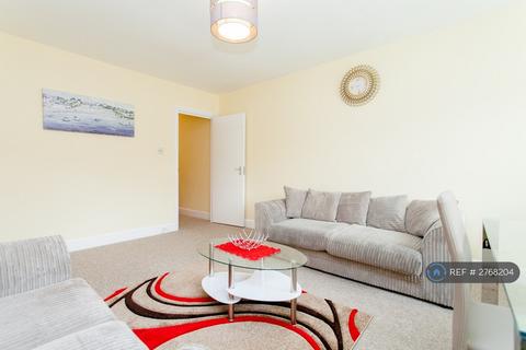 2 bedroom flat to rent, High Road, London, N15
