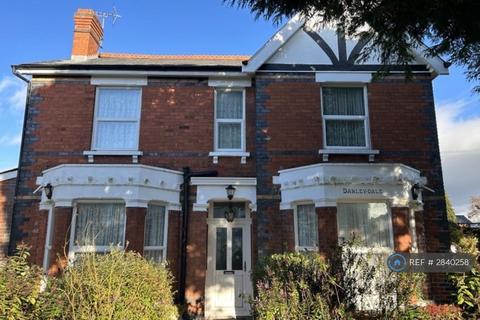 13 bedroom detached house to rent, Libertus Road, Cheltenham, GL51