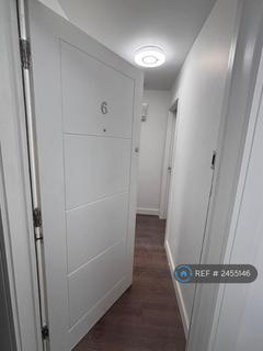 1 bedroom flat to rent, High Street, Grays, RM17
