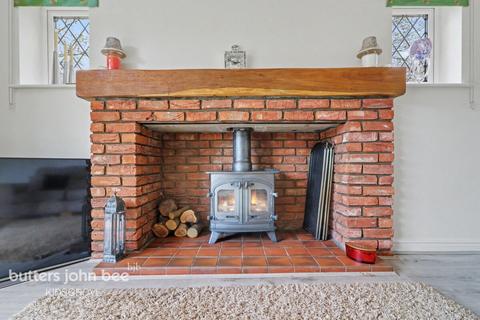 3 bedroom detached bungalow for sale, Station Road, Newchapel, Stoke-On-Trent, ST7 4QS