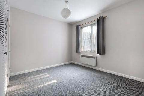 1 bedroom maisonette to rent, Limeway Terrace, Dorking, Surrey, RH4