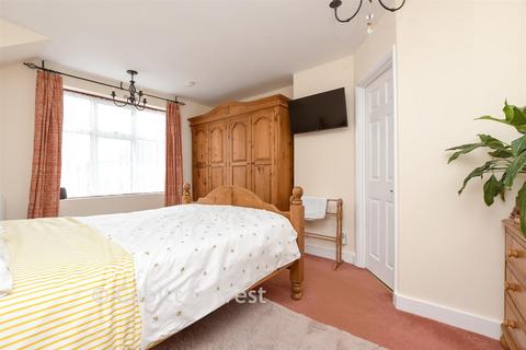 5 bedroom semi-detached house for sale, Foxon Lane, Caterham CR3