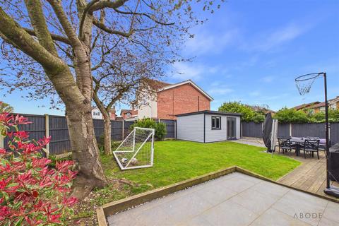 undefined, Longbow Close, Burton-On-Trent DE13