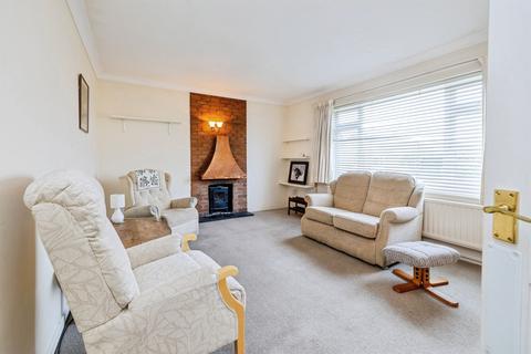 2 bedroom detached bungalow for sale, Oakfield, Saxilby, Lincoln