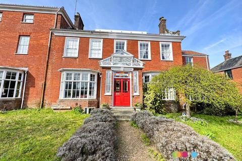 4 bedroom semi-detached house to rent, Old Grove Court, NORWICH