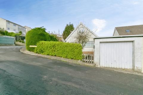 undefined, Wolfe Close, Cowbridge