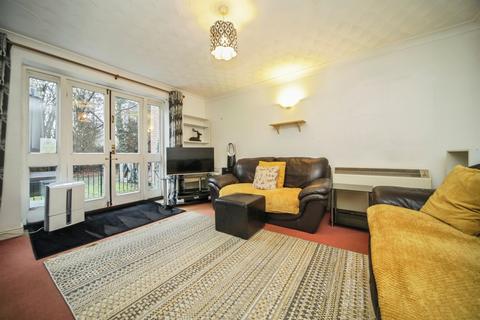 2 bedroom ground floor flat for sale, Gipping Place, Stowmarket